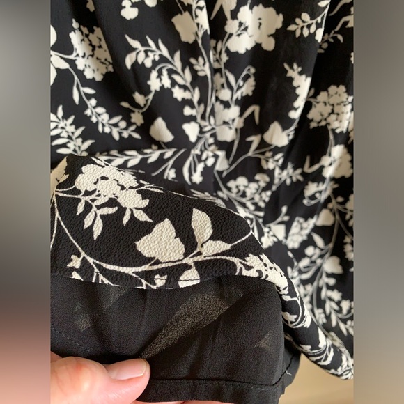 Talbots Floral Black And White Skirt 🌴 - Picture 4 of 8